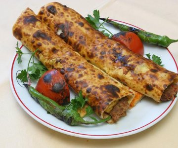 Sıcak Lavaşa Antep Dürüm 