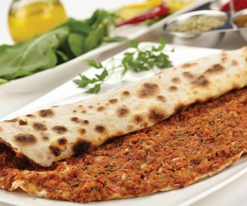 Kaşarlı Lahmacun