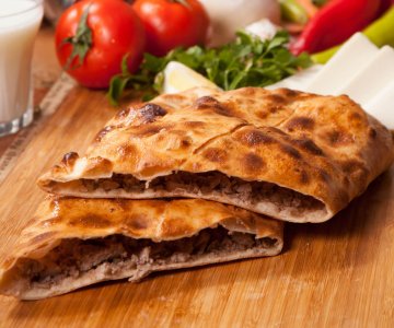 Kavurmalı Kapalı Pide